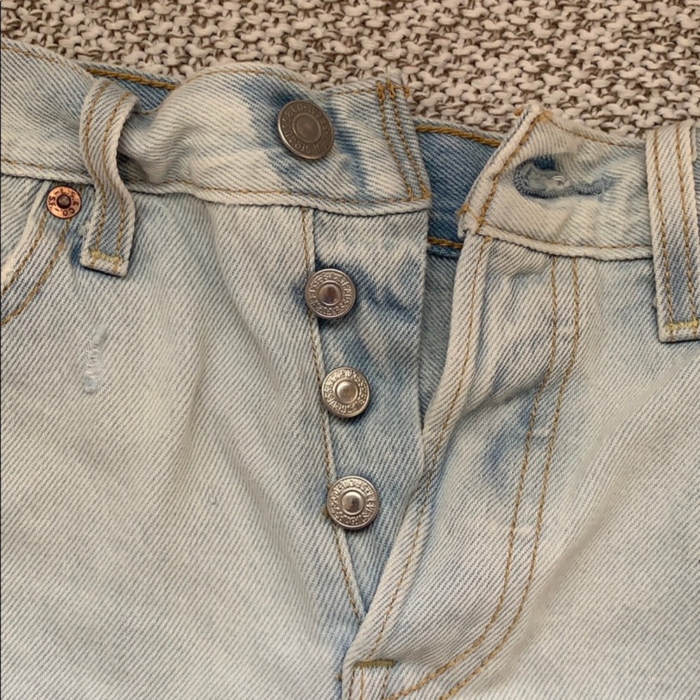 Levi’s !! - Picture 2 of 4
